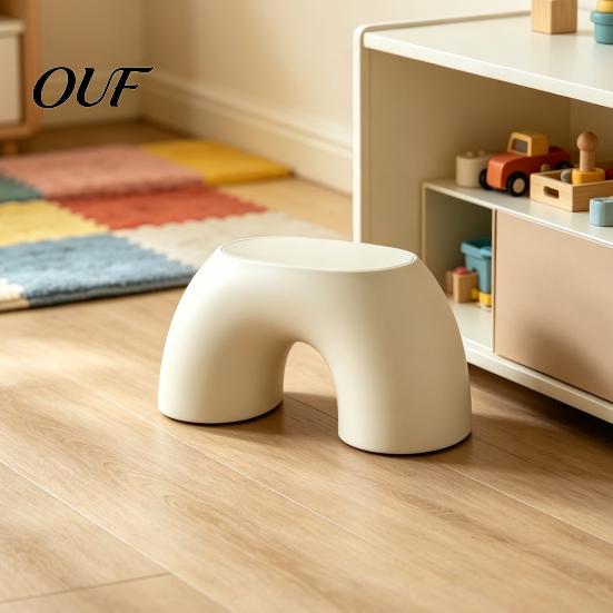 Multi-purpose Kids Stool Small with Rounded Edge, Non-slip Heavy Duty Plastic Step Stool, Curved for Bathroom Bedroom Entryway Toddler