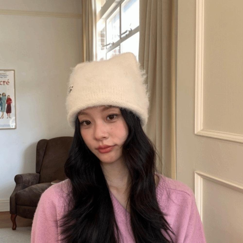 56cm to 58cm Fuzzy Knitted Beanie Polyester Warm Winter Beanie Stylish Pointed Top Hat Daily Wear