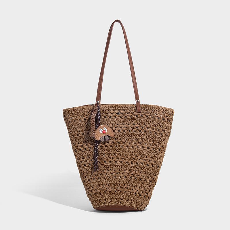 Summer New Versatile Large Capacity Single Shoulder Woven Bag Hollow Commuter Versatile Women's Bag Casual Fashion Beach Vacation Bag