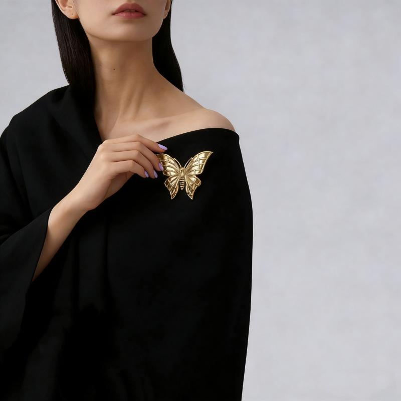 Women's Ocean Style Brooch 1Pcs Retro Metal Butterfly Embossed Pin with Lobster Detail for Dress Bag Scarf