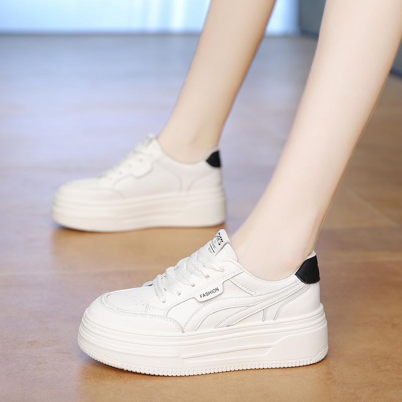 Маленькие белые туфли женские летние новые на толстой подошве, туфли на платформе, универсальные базовые, на четыре сезона, повседневные спортивные туфли женские