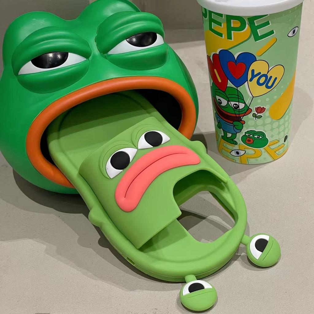 Двусторонние тапочки с мультяшным выражением и одинокой лягушкой, чехол для телефона, совместимый с iPhone 14, 13, 12 Pro Max 11, зеленый стереоскопический силиконовый защитный чехол