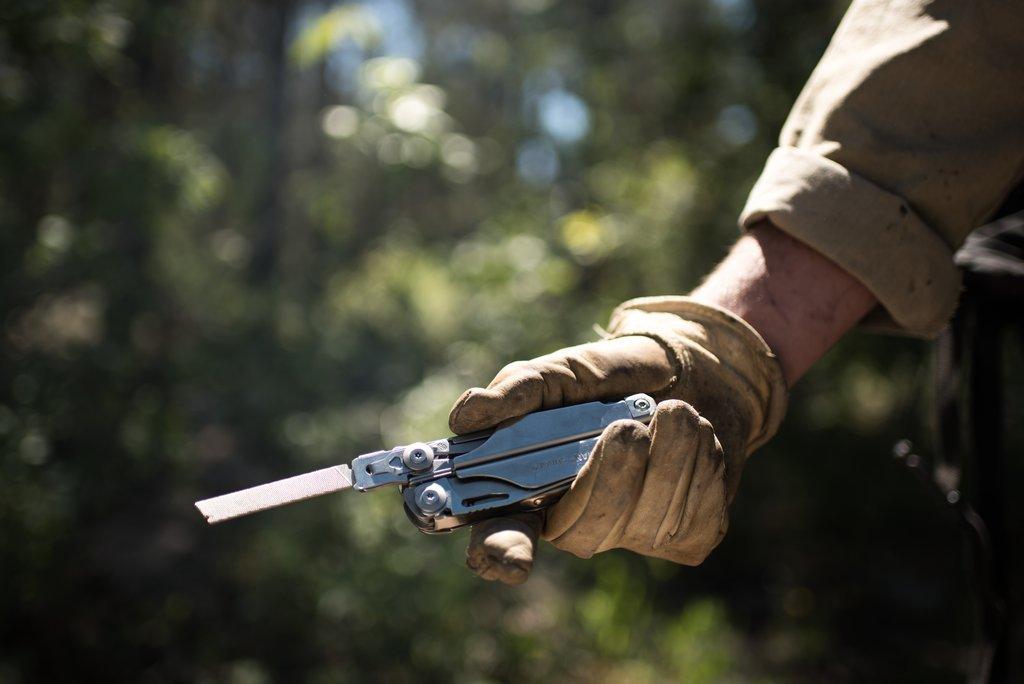 Многофункциональный инструмент LEATHERMAN SURGE с нейлоновым чехлом, японская гарантия 25 лет [оригинальный продукт]