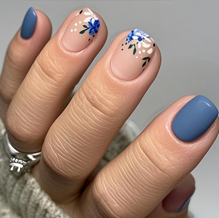 Nail Art Piece Simple Small Fresh Flower Four-Leaf Clover French Short Collection Square Wearing Armor