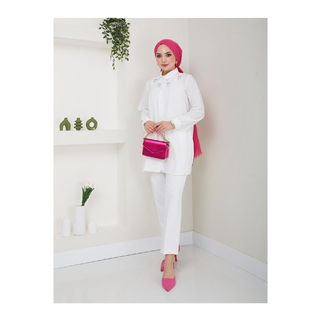 Женская туника в хиджабе с воротником рубашки