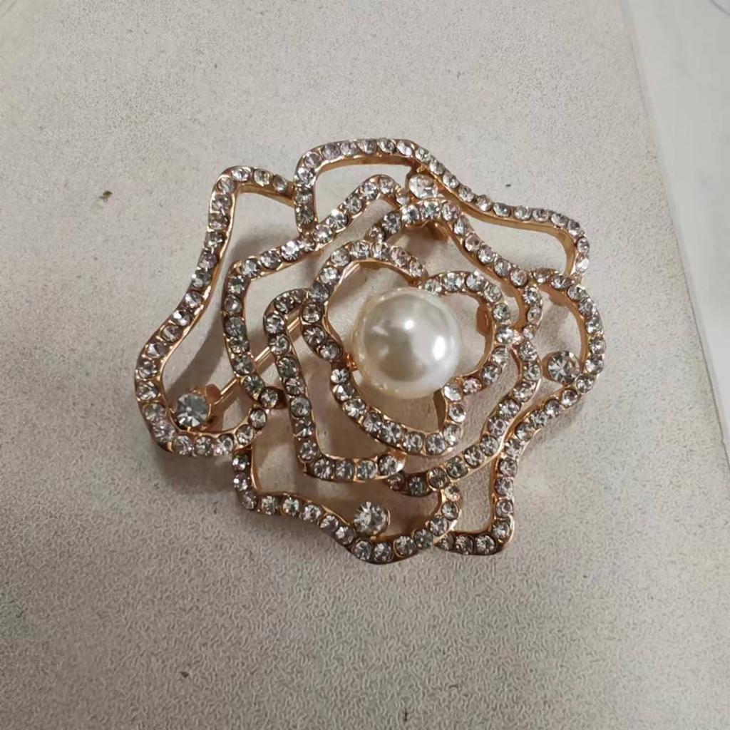 Brooch High-End Sense Niche Light Luxury Suit Bow Rhinestone Corsage High-End Alloy Creative Clothing Accessories