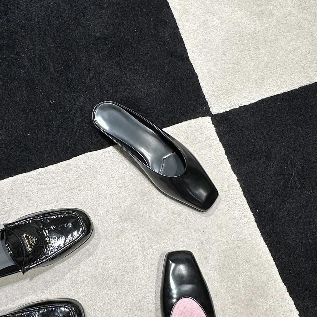 2025 лето новые P дом высокий класс нишевые квадратный носок Мюли прохладные тапочки женские носить плоская подошва сумка голова полутапочки