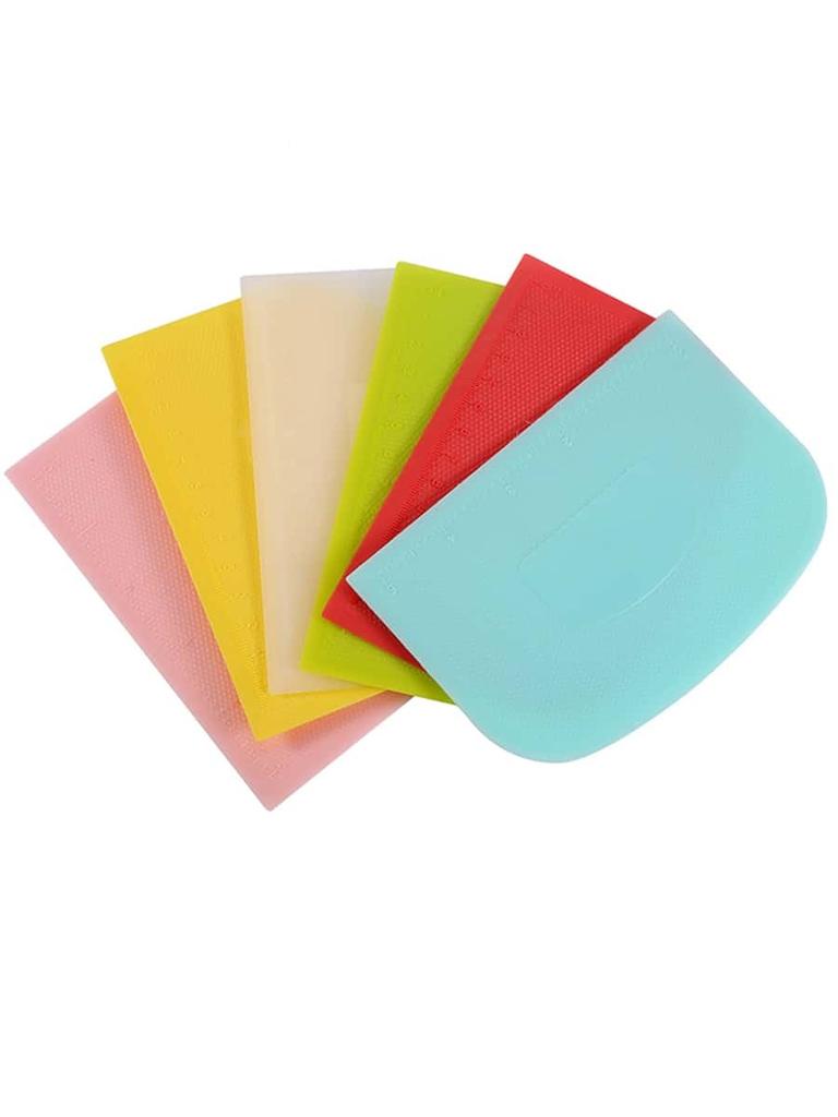1 PC plastic kneading scraper, cutting surface and powder scraper, large baking tool, multifunctional scraper, kitchen cutting g