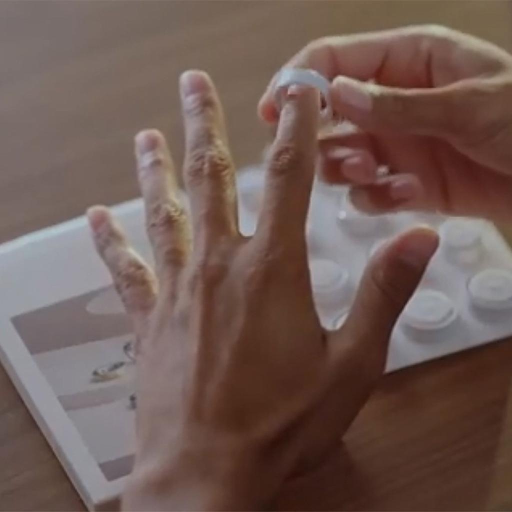 Professional Ring Sizing Tool Kit With 12 Adjustable Plastic Gauges For Accurate Finger Measurement