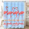 Современный декор ванной комнаты: Лавандовая шторка для душа с яркими розовыми фламинго на светло-голубом фоне. Идеально подходит для добавления П