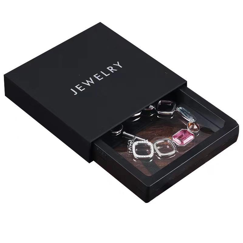 Прозрачная коробка для демонстрации и хранения ювелирных изделий с защитой от окисления