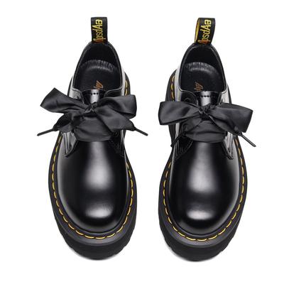 Легкие туфли Мартин на платформе с отверстиями, черные, низкие, кожаные, маленькие кожаные туфли, женские ботинки с лентами на все четыре сезона