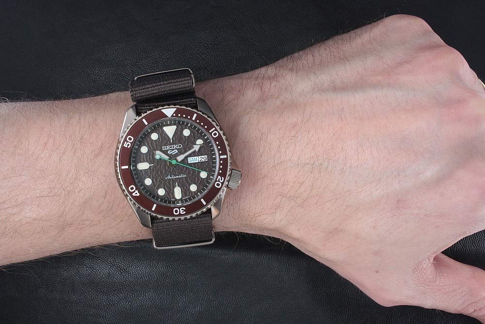 Seiko 5 СПОРТИВНЫЕ АВТОМАТИЧЕСКИЕ мужские часы SRPD85K1