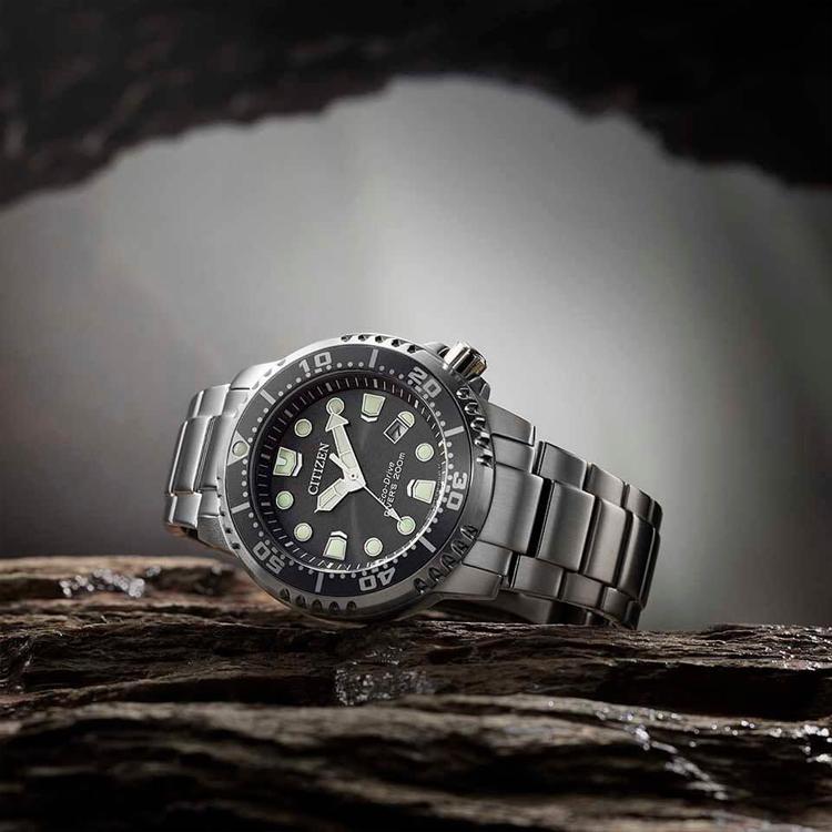 Citizen Серия Promaster 200M Водонепроницаемые Кварцевые часы Eco-Drive Часы из нержавеющей стали Мужские часы Серые BN0167-50H