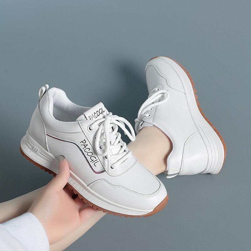 Sneakers Women's New Autumn and Winter Velvet Women's Shoes Soft-soled Middle-aged and Elderly Flat-soled Travel Casual Shoes