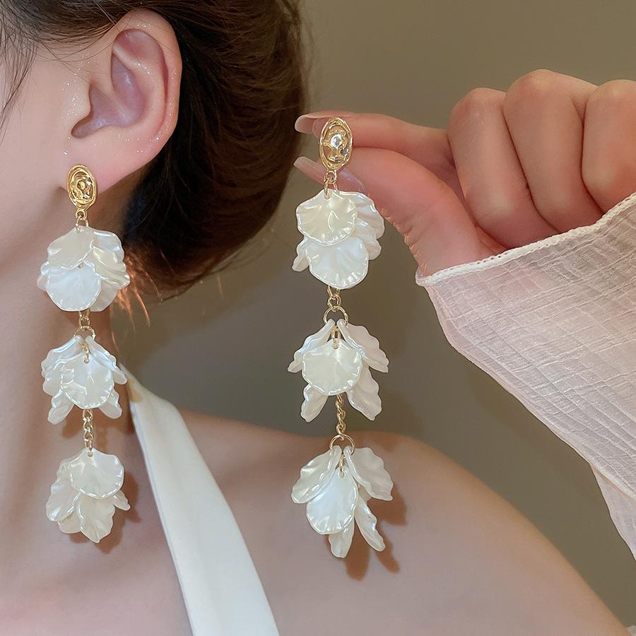 Silver Needle Super Fairy Elegant Bow Flower Stud Earrings French Light Luxury Earrings Literary Style Sweet Versatile Earrings