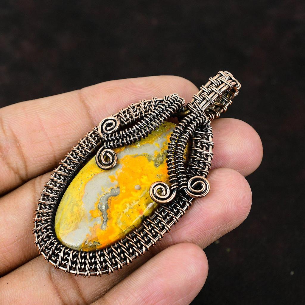 Кулон из яшмы «Шмель» с обмоткой из медной проволоки, кулон с драгоценным камнем, дизайнерский кулон ручной работы, медные украшения, подарок для нее, украшения из яшмы для мамы