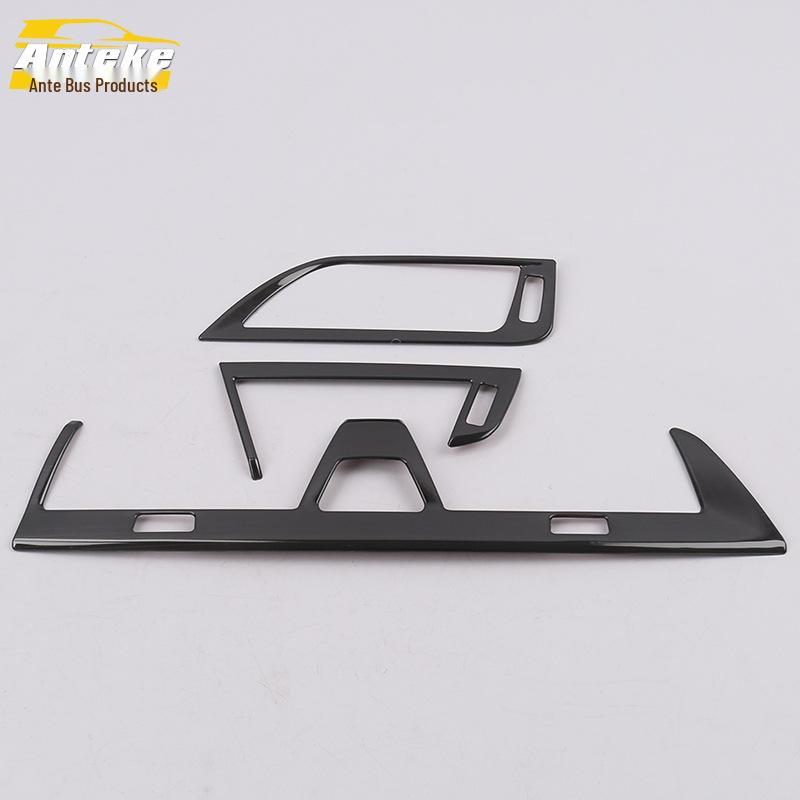 17 5 Серия Отделка воздуховода переднего ряда и Яркая накладка центральной консоли