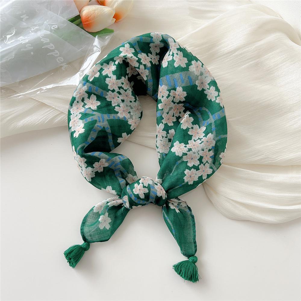 60*60cm Summer Scarves for Woman Beautiful Floral Scarf with Tassels Outdoor Thin Sun Protective Scarf