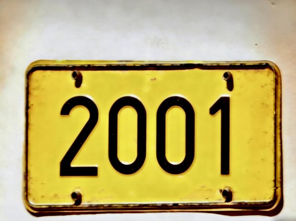 Vintage s Year Number Retro Yellow License Plate Pattern Aluminum Metal Painting High Definition Clear Print Bend Resistant