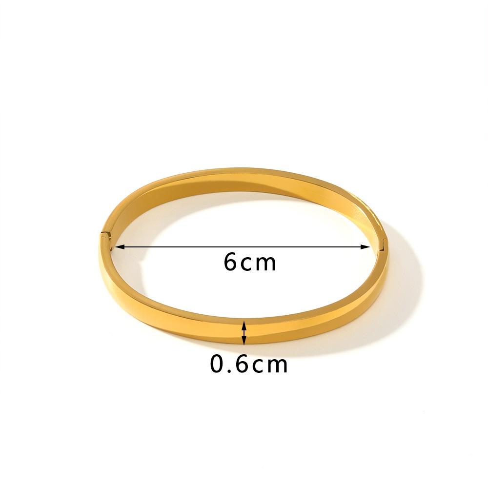 Htpwe Stainless Steel Glossy Solid Buckle Bracelet For Women 18k Gold Couple Holiday Gift Bracelet Party Daily Zircon