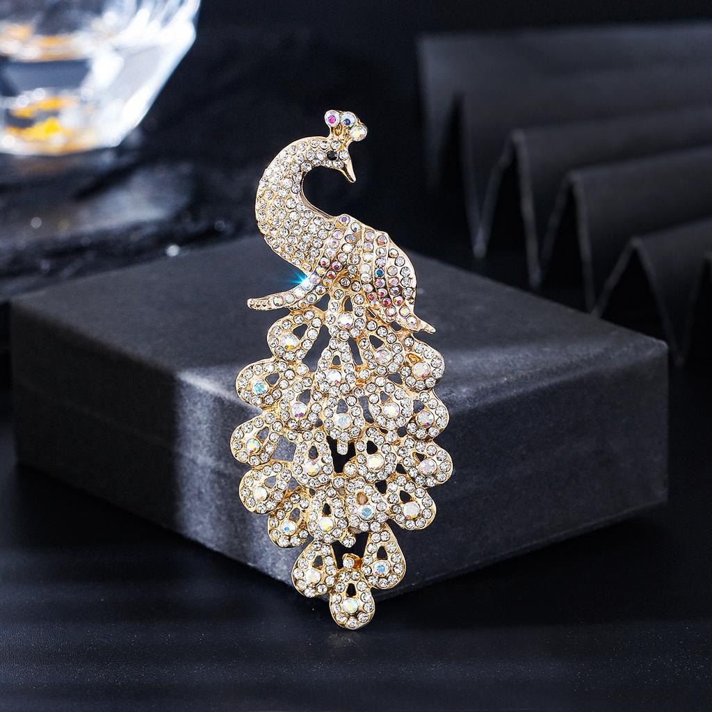 New Exquisite Fashion Peacock Brooch Temperament Elegant Women's High-end Dress Blazer Accessories Pin Corsage