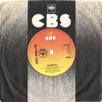 7-дюймовая пластинка EARTH, WIND & FIRE - Saturday Nite / Departure SCBS4835 CBS 1976 UK Soul/Funk Б/у