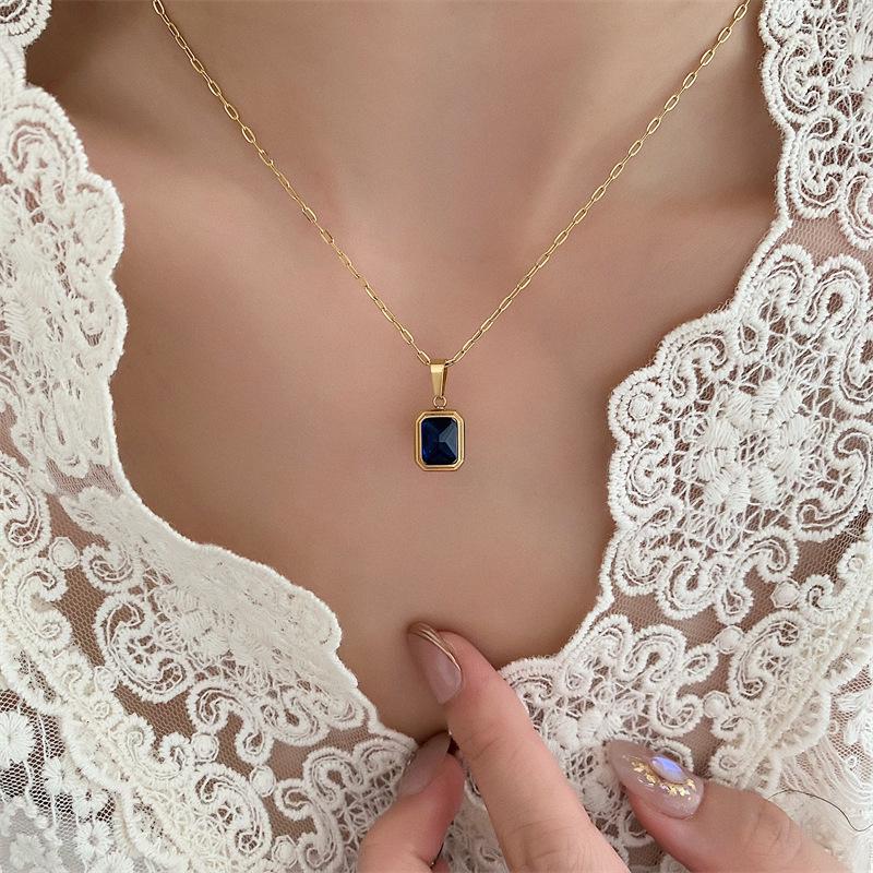 Сине-зеленый Шампанское Драгоценный Камень 18K Позолоченная Титановая Сталь Ретро Ожерелье - Модный Европейский Американский Стиль для Женщин и Пар.