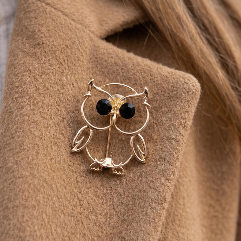 Hollow Animal Metal Pin Light Luxury Owl Badge Pin Fashion Jewelry Owl Rhinestone Brooch Gifts