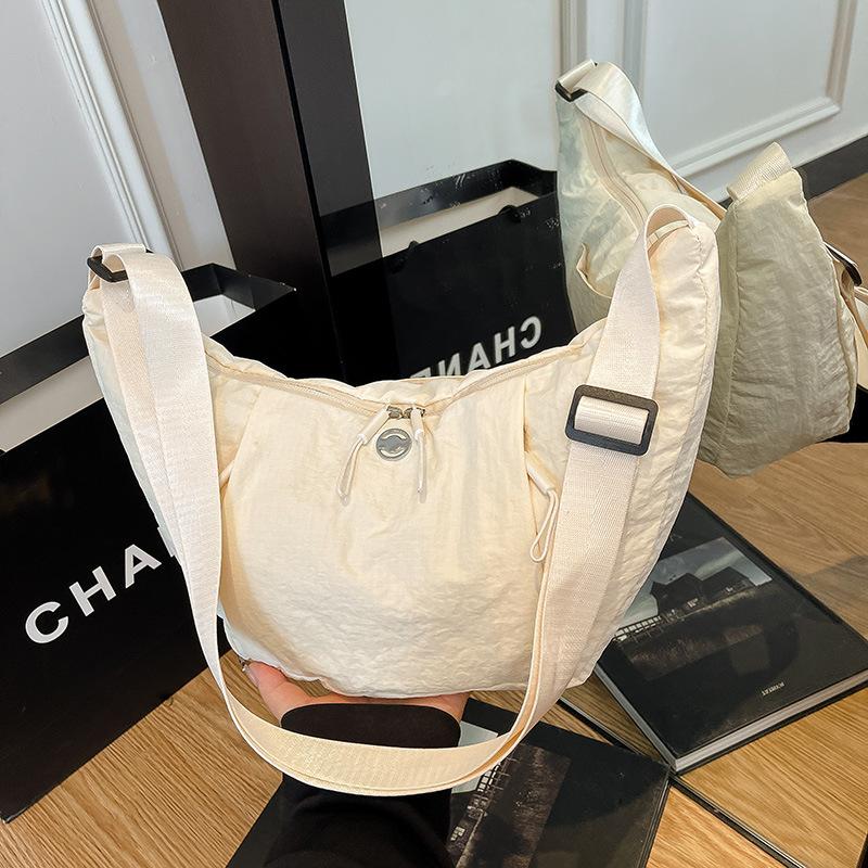 New Bags, Dumpling Bags, Croissant Bags, Fitness Yoga Bags, Canvas Shoulder Bodywash Bags, Women's Hand-held Armpit Wandering Bags