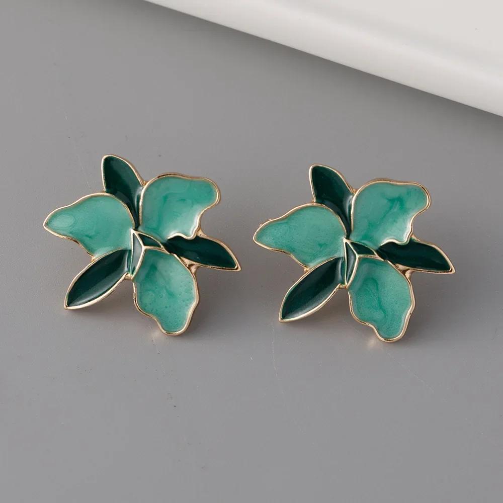 European New Fashion Simple Design Sense Alloy Dripping Flower Stud Earrings for Women Versatile Elegant Enamel Elegant Earrings