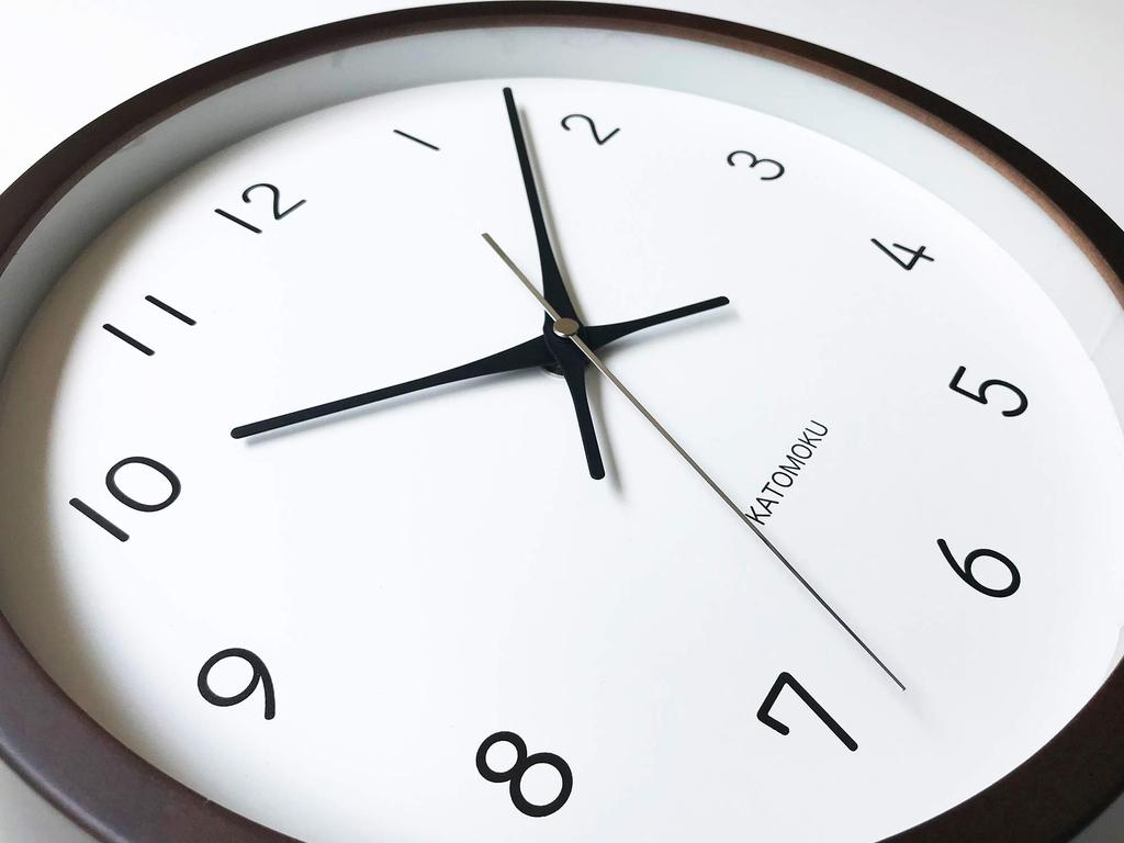 KATOMOKU muku часы 13 коричневые радиочасы непрерывная секундная стрелка радио km-104BRCS 306 мм (Часы СКП)