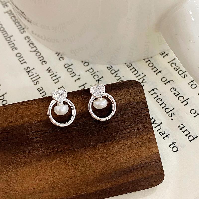 Sweet Love Pearl Ring Earrings for Women's Niche Light Luxury New Design Earrings