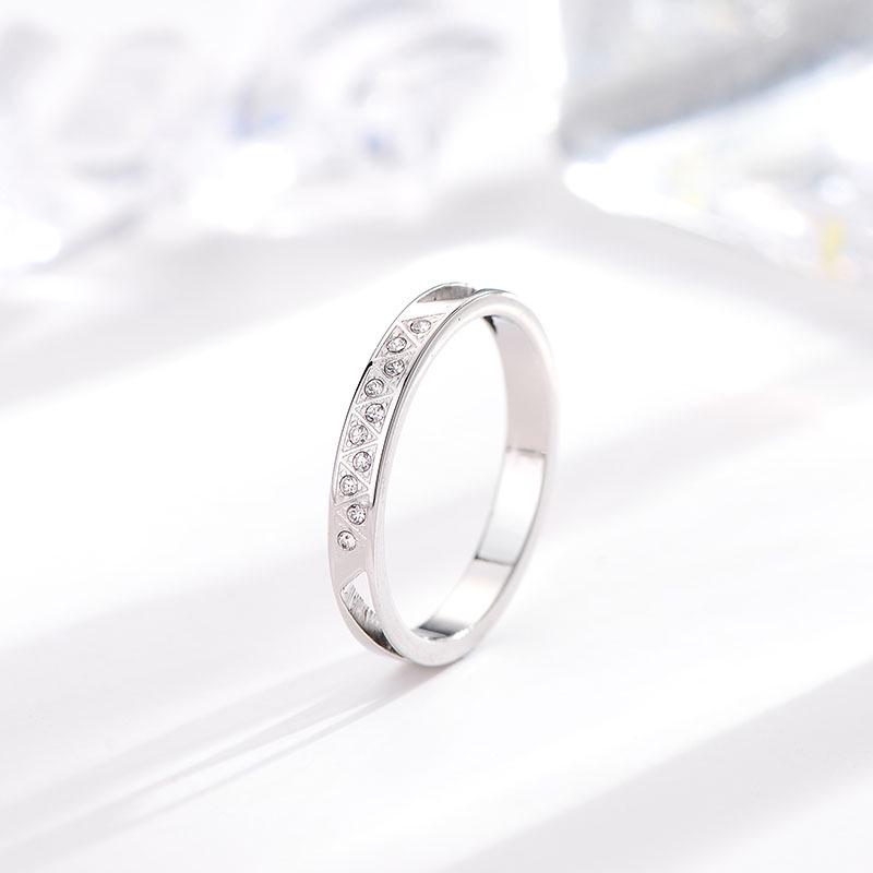 Парное кольцо с розовым золотом и цирконием: Кольцо на указательный палец из титановой стали в японском и корейском стиле