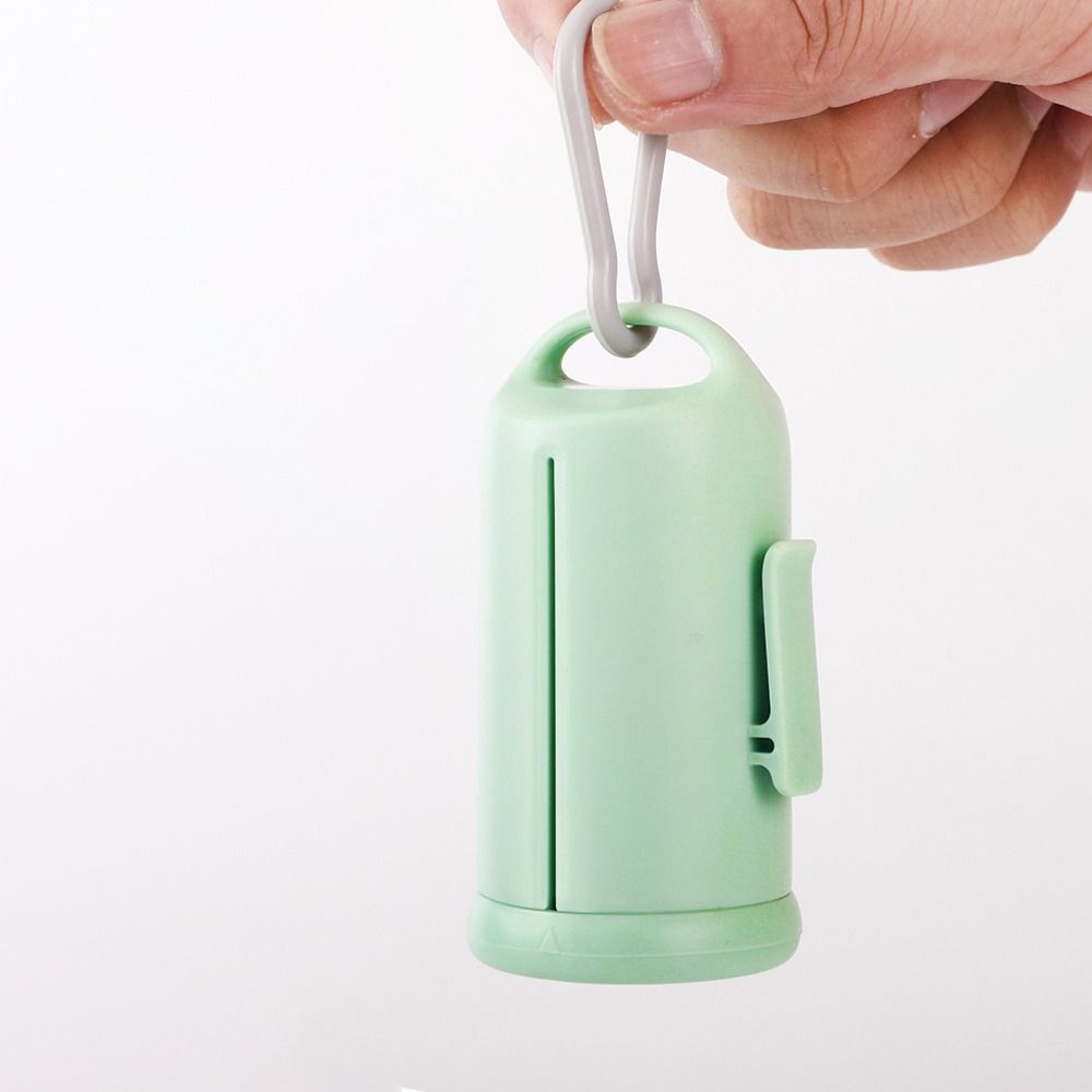 Диспенсер для пакетов для уборки собачьих экскрементов из ПП+ПЭ с крючком для подвешивания/зажимом Держатель для пакетов для щенячьих отходов Прозрачное окно Портативный контейнер для хранения пакетов для мусора для домашних животных