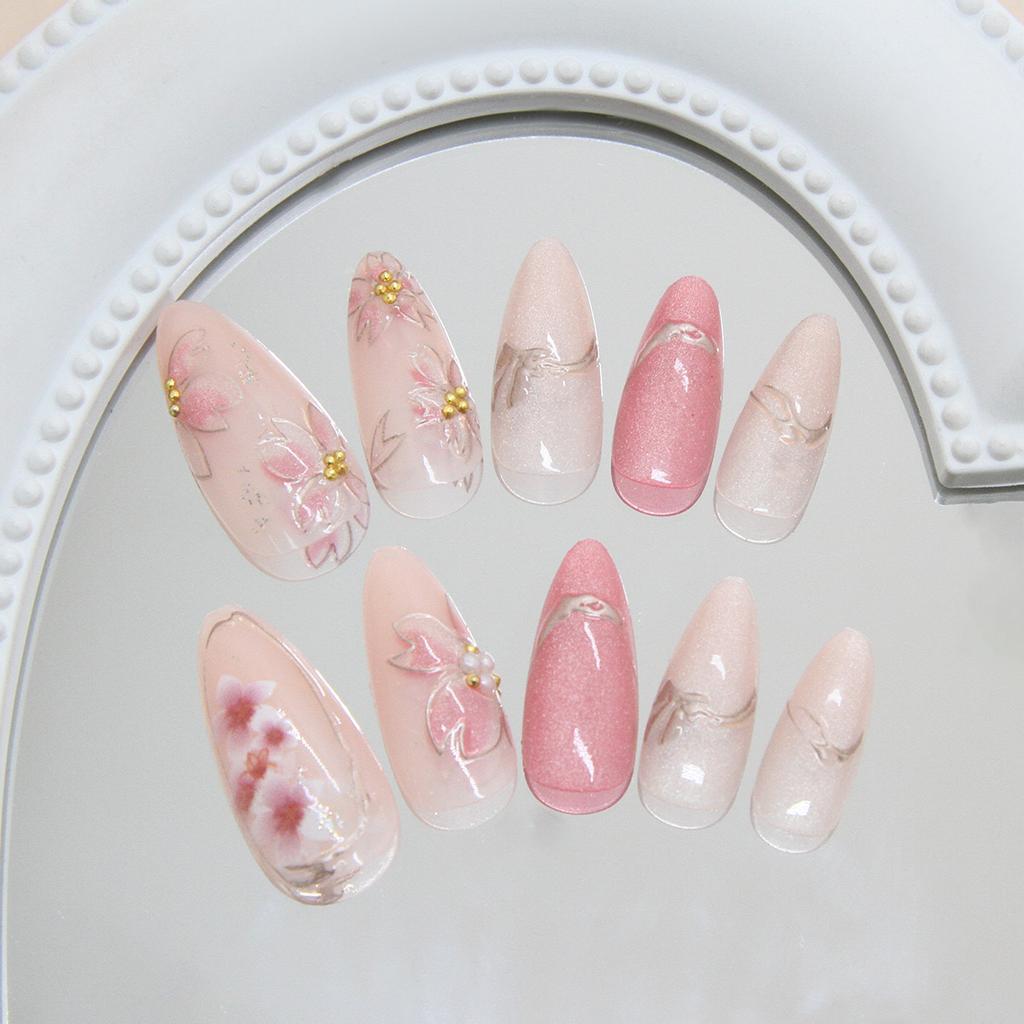 Cat's Eye Gilt Flower White Sweet Versatile Medium and Long Almond Nail Removable Manicure 24 Pieces