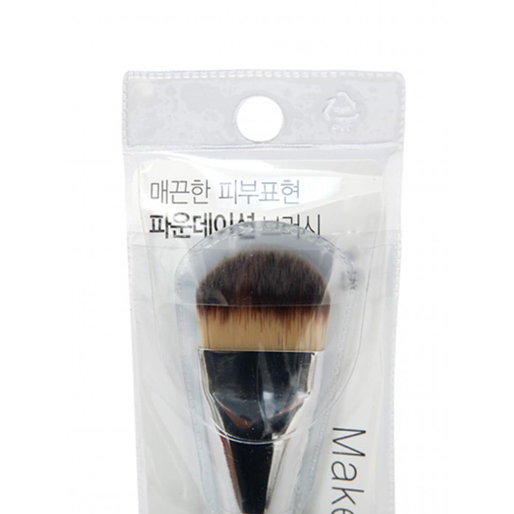 Кисть для тональной основы Daiso Glow