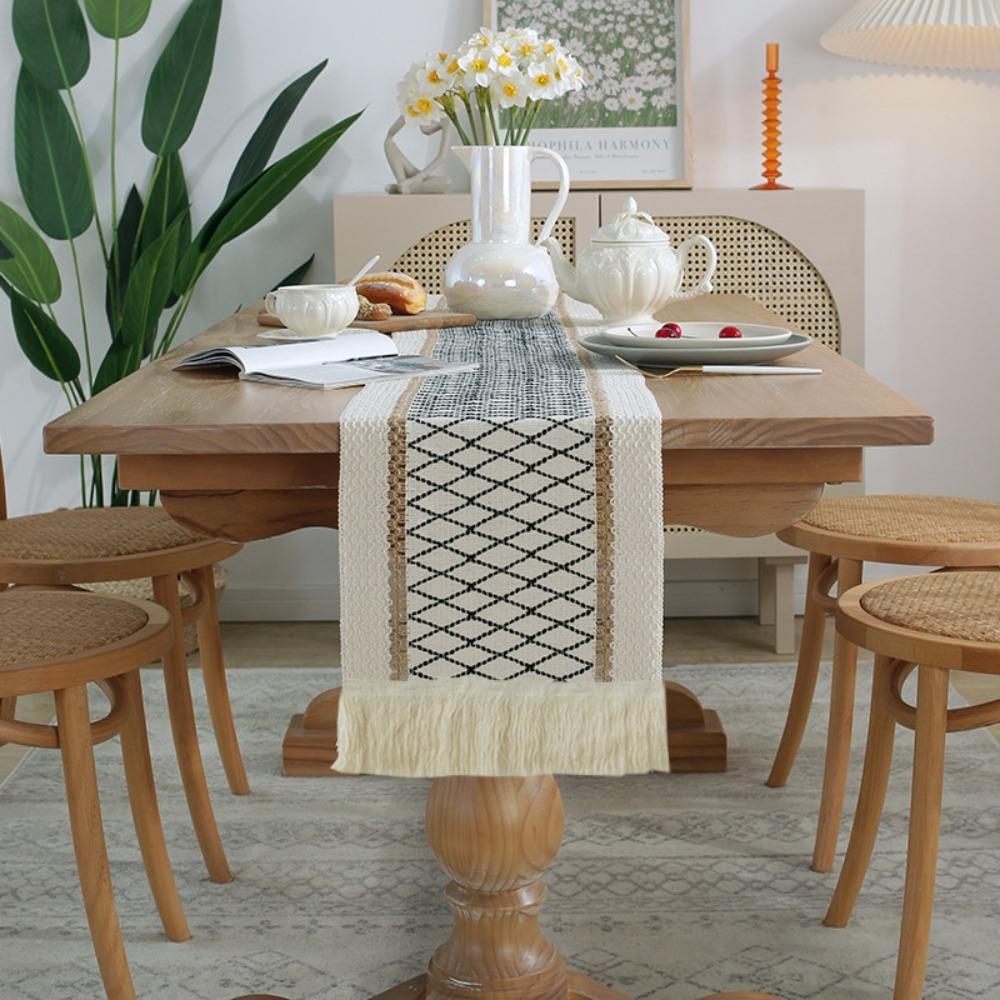 Nordic Style Bohemian Table Runner Diamond Pattern with Tassel Table Cover Cotton and Linen Rustic Christmas Table Cloth