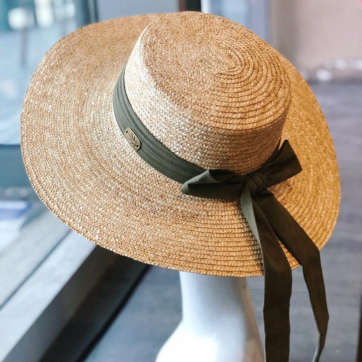 Весенне-летняя соломенная шляпа с широкими полями в стиле ретро, летняя шляпа с плоскими полями для защиты от солнца, шляпа для отпуска, элегантная шляпа с бантом в стиле Хепберн