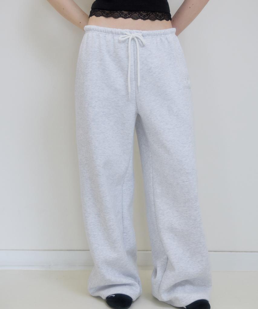 ROSEFRANTZ Rose Embroidery Wide Sweatpants [White Melange]