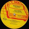 12-дюймовая пластинка SLY & ROBBIE, TAXI GANG / SUGAR MIN - Red Hot; Версия / Руб-а-даб; Dub A IPR2072 Такси Великобритания /Остров 1984 Великобритания Регги, Ска и Даб
