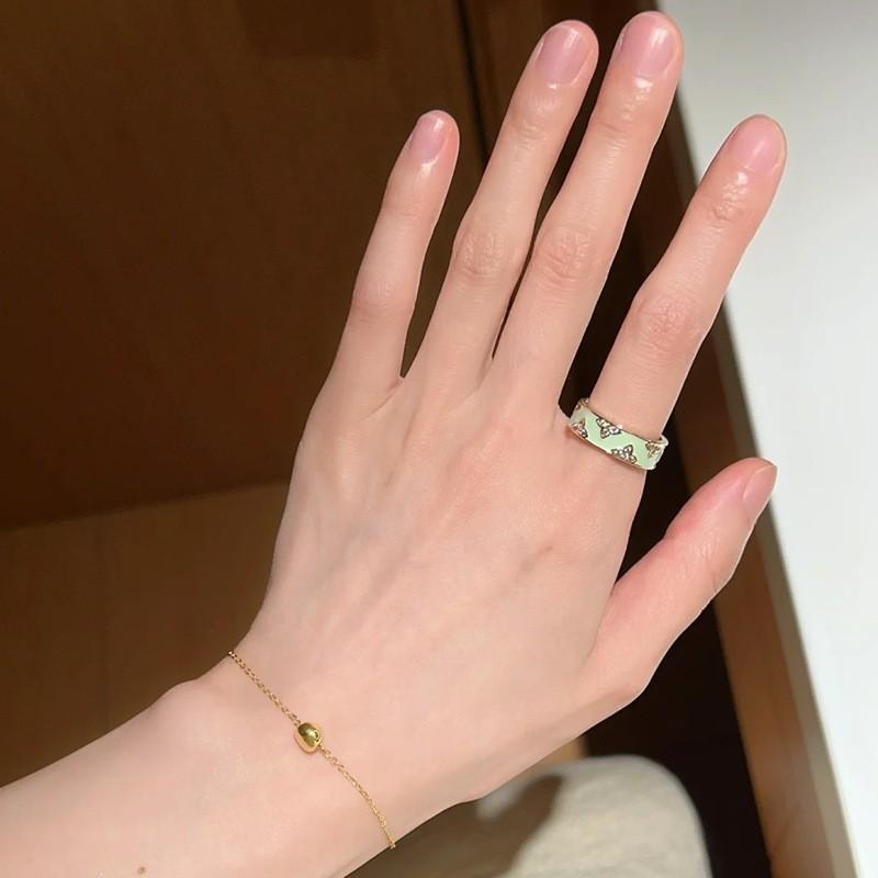 Trendy S925 Pure Silver Ring With Beautiful Pearl Floral Detailing For Women