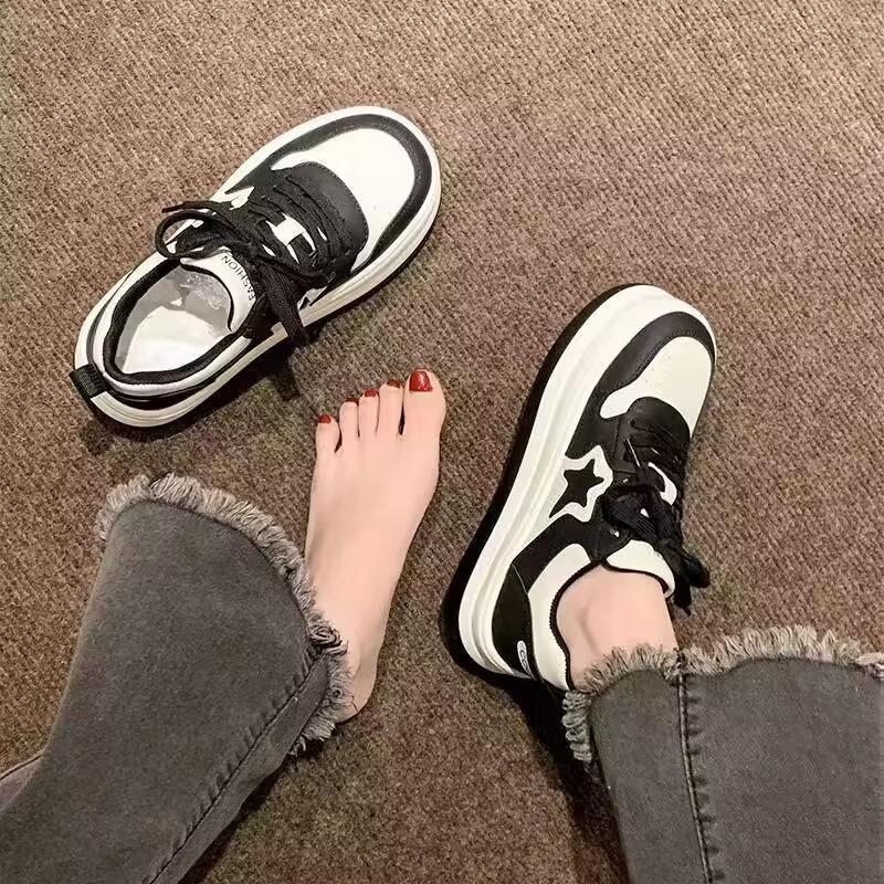 Летние туфли для девочек на толстой подошве белого цвета, новые повседневные спортивные туфли в стиле Гонконга, нишевый дизайн в американской стиле