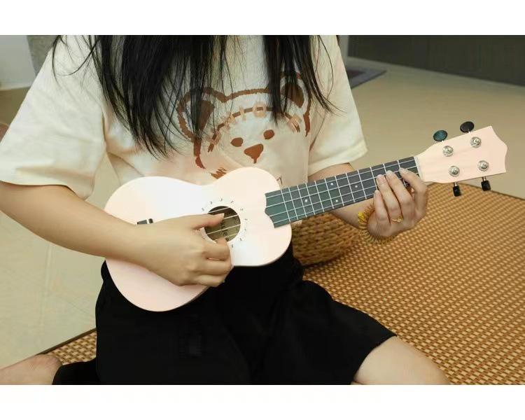 Детское укулеле для начинающих - Идеальный музыкальный инструмент для начинающих в подарок для мальчиков и девочек
