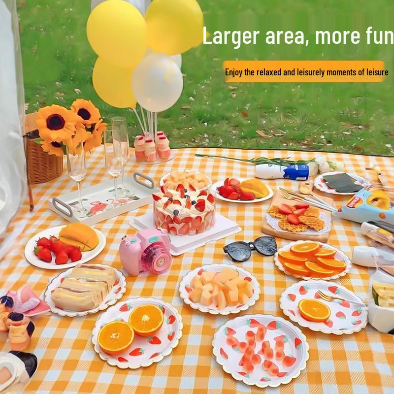 Утолщенный водонепроницаемый коврик для пикника: Портативная, влагостойкая, складная подстилка для кемпинга на открытом воздухе.