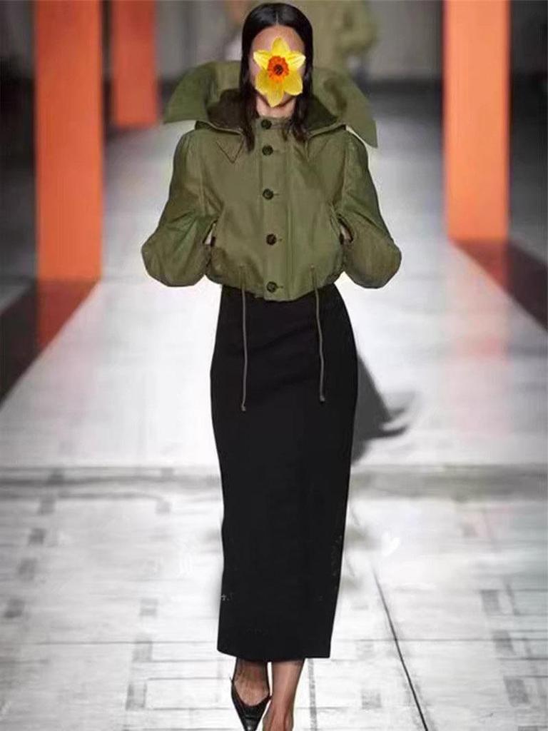 Experience the Unforgettable Beauty of Autumn and Winter with Our Luxurious Wool High-waist Pencil Skirt.