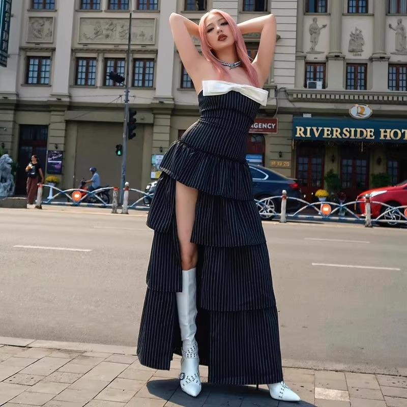 Европейское и американское полосатое летнее миди-платье без бретелек, многослойное, с высоким разрезом для женщин