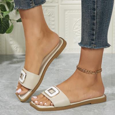 2024 Модная обувь для женщин Базовые женские тапочки Модные повседневные тапочки с металлическим украшением Новые женские тапочки с открытым носком на плоской подошве