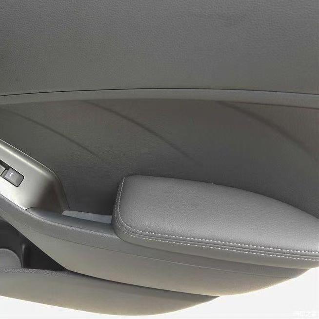 Kia K3 Armrest Leather Upgrade for Door Panel