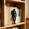 Маленькая металлическая скульптура Средневековый Рыцарь Декор для книжной полки, Статуэтка в доспехах, Уникальная готическая фигурка для библиотеки, Для любителей книг, Фэнтези для дома и офиса